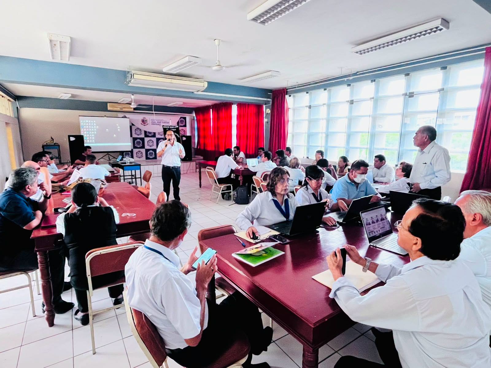Docentes del IESTP “Juan José Farfán Céspedes” participan en taller de fortalecimiento pedagógico